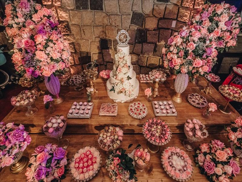 Dinda Shop | Decoração para casamentos e debutantes, com flores naturais e  o menor preço exclusivo Dinda Shop!